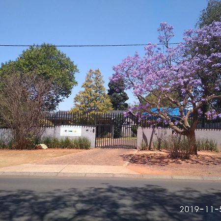 Northcliff Bed And Breakfast Randburg Eksteriør bilde